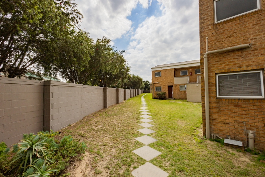 1 Bedroom Property for Sale in Oakglen Western Cape
